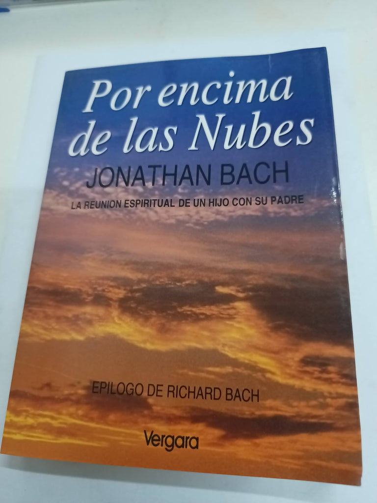 Por Encima De Las Nubes