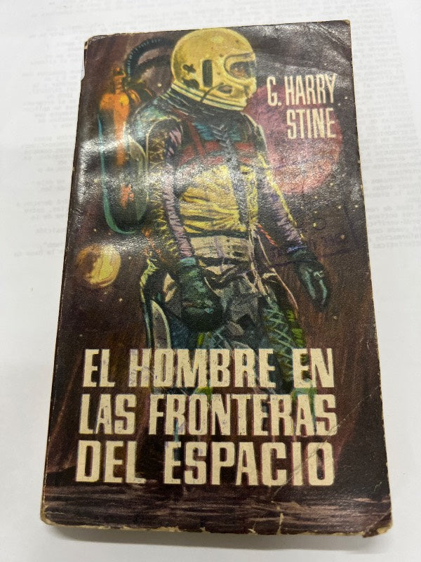 El hombre en las fronteras del espacio